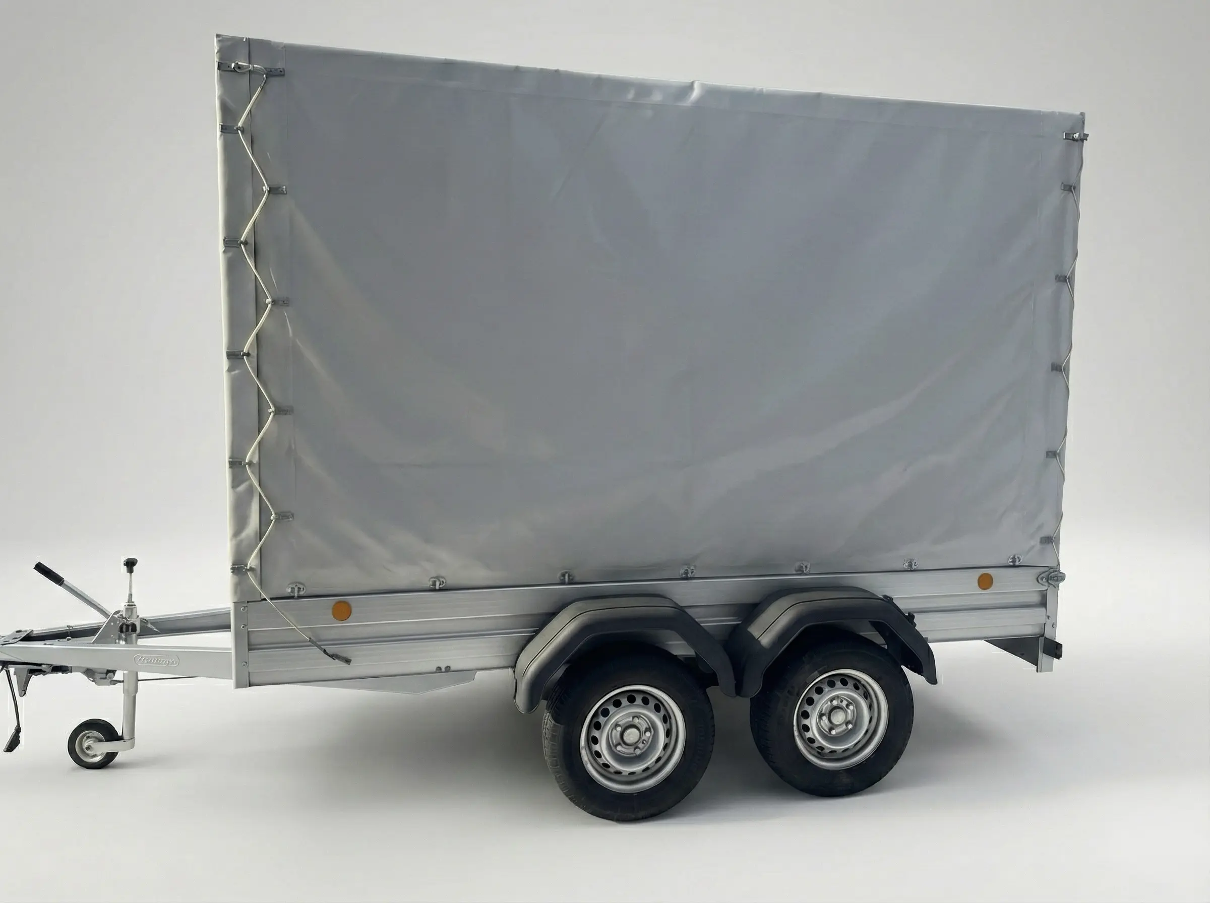 L-Anhänger – Tandemanhänger 2.000 kg mit Plane mieten in Hollenstedt (Seitenansicht)